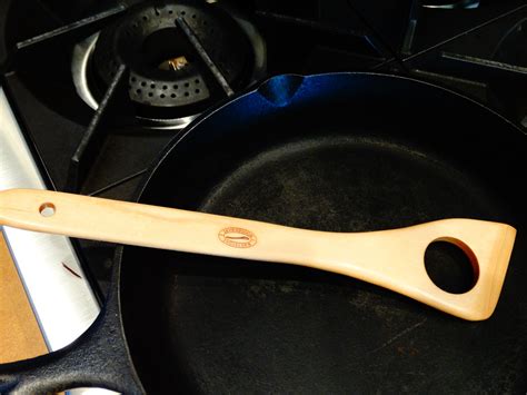 why are some spatulas slotted